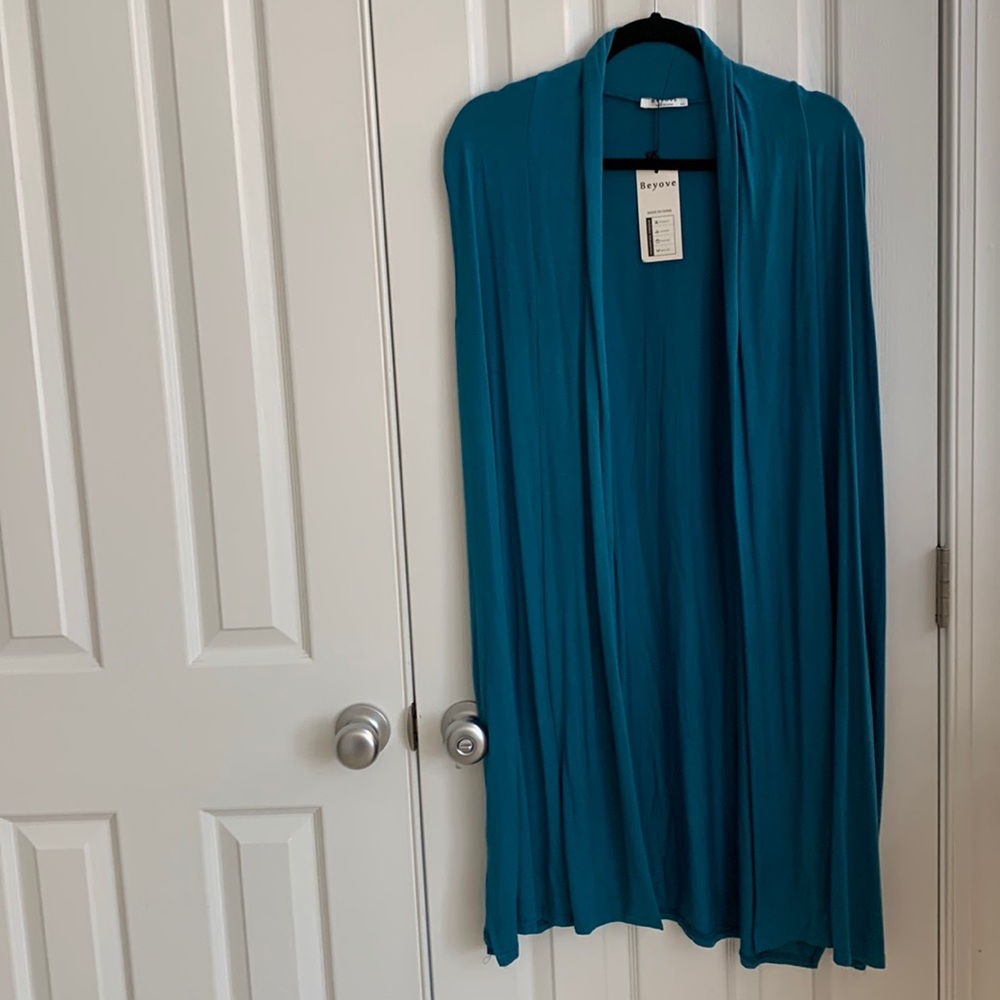 Beautiful NWT XXL teal long knit vest with pockets
